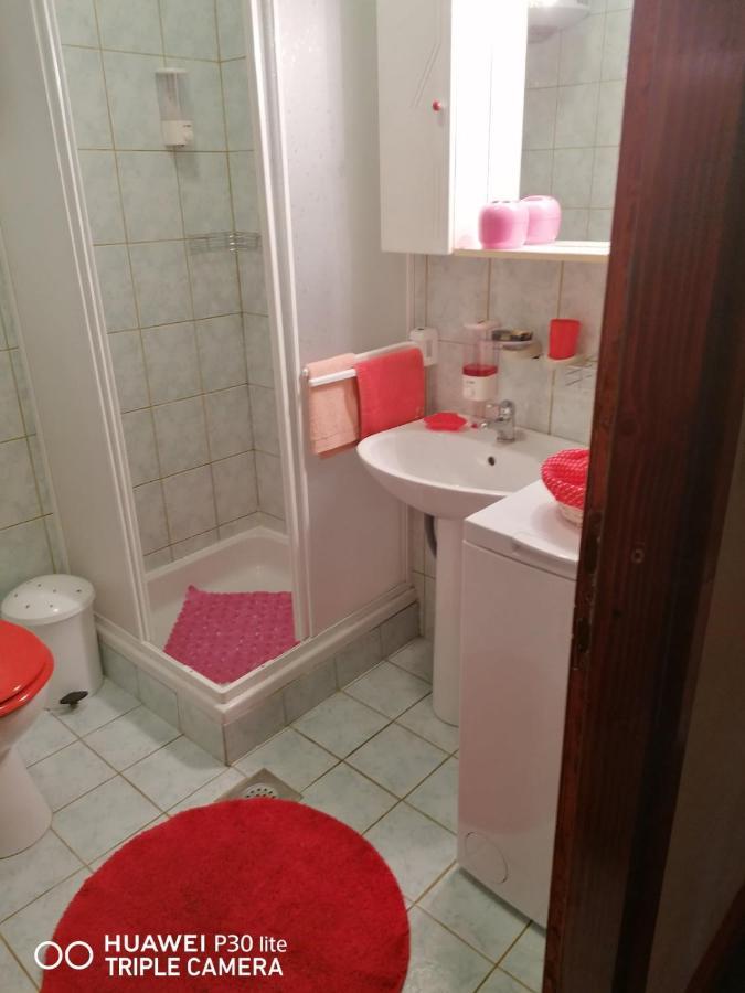 Apartmani Zute Račišće Zewnętrze zdjęcie